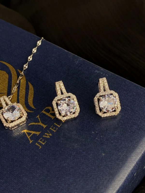 Icy Luxe Set - Image 4